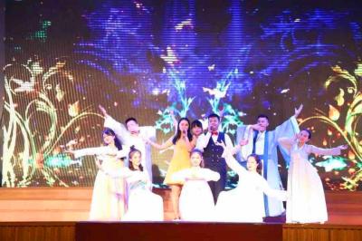 每月舉行才藝晚會(huì)